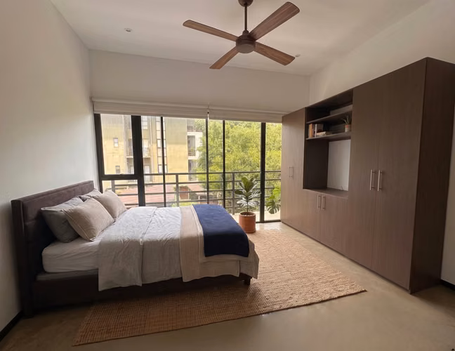 ¡Se vende moderno apartamento en Azura Flats, Santa Ana!