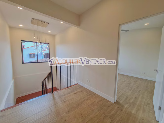 LUJOSA CASA AMUEBLADA DE 406 M2 CON PISCINA PROPIA EN JABONCILLOS - Imagen 19