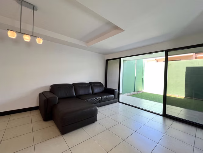 Alquiler de casa en Santa Ana. 3 Habitaciones + TV. Línea blanca. ¡Amenidades! - Imagen 6
