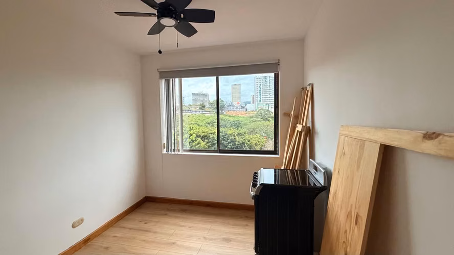 Se vende apartamento de 3 habitaciones en Condominio en la Uruca!