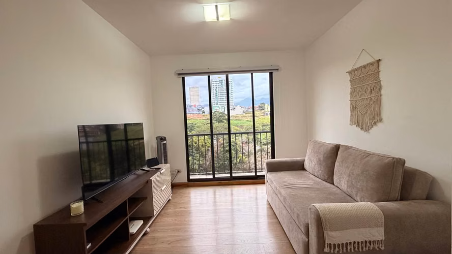 Se vende apartamento de 3 habitaciones en Condominio en la Uruca!