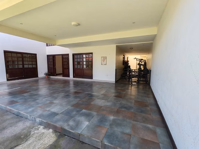 Alquiler de Elegante casa Familiar en Santo Domingo de Heredia - Imagen 12