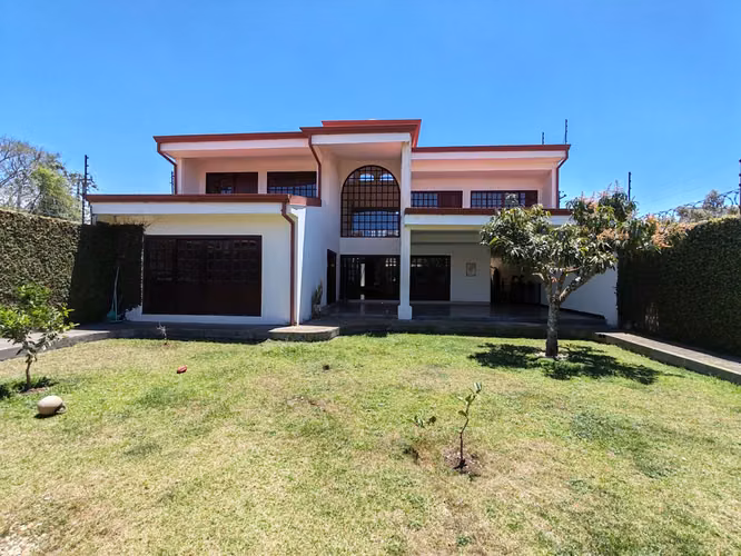 Alquiler de Elegante casa Familiar en Santo Domingo de Heredia - Imagen 19