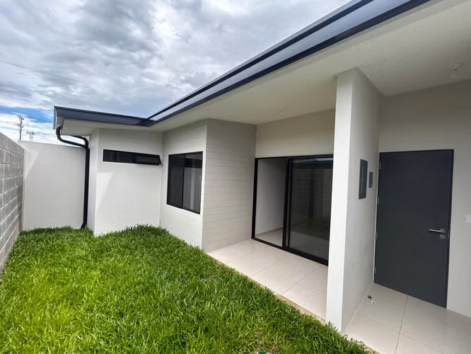 CASA DE UNA PLANTA EN ALQUILER | CONDOMINIO ROBLES DE LINDORA | SANTA ANA