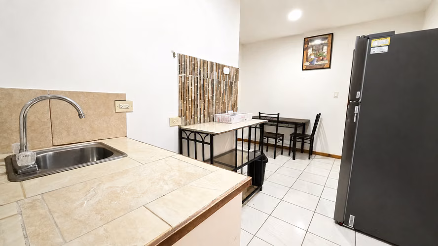 Apartamento en Alquiler con Servicios Incluidos, Céntrico, por la Paco, San Rafael de Escazú