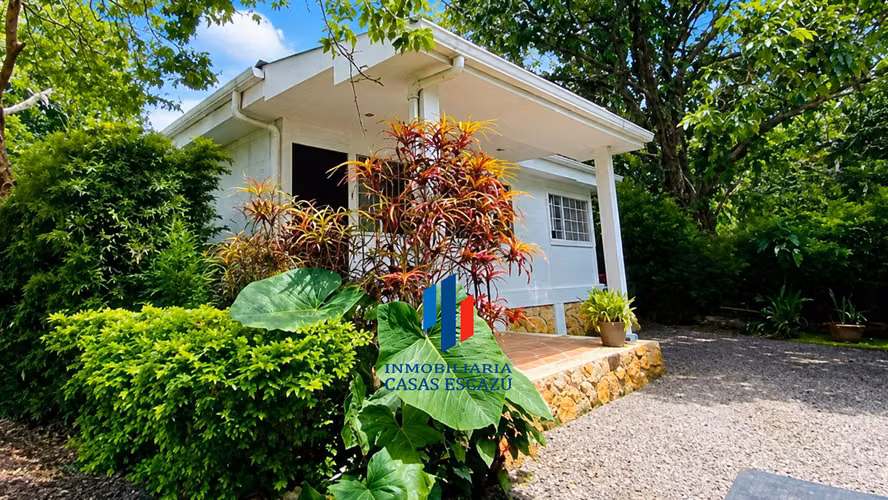 Hermosa Casa rodeada de naturaleza en Condominio, San Rafael de Escazú