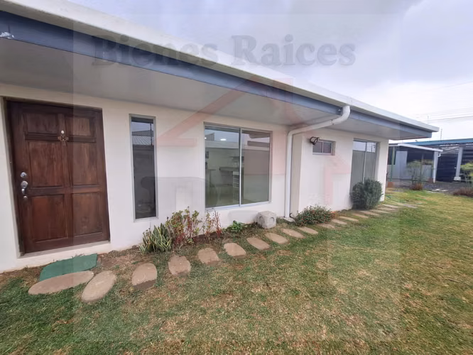 Se Alquila Apartamento en San Isidro de Heredia !!!
