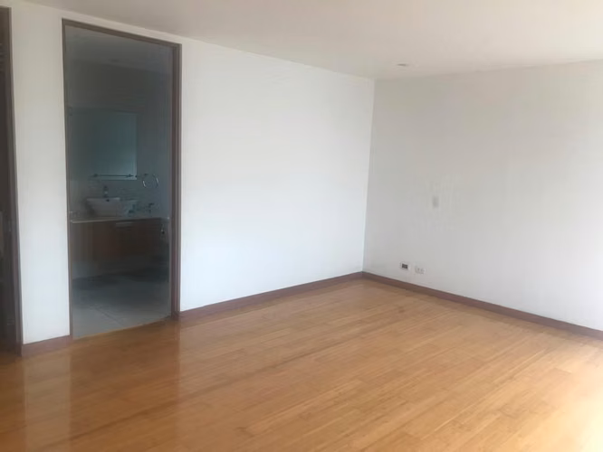 Venta Lujoso Condominio en Santa Ana para inversión. - Imagen 12