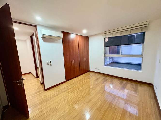 SANTA ANA! CASA CONTEMPORANEA de 3NIVELES/ 4HAB/4.5 BAÑOS Y 2 TERRAZAS - Imagen 13