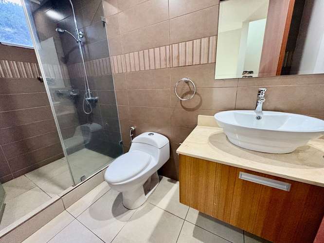 SANTA ANA! CASA CONTEMPORANEA de 3NIVELES/ 4HAB/4.5 BAÑOS Y 2 TERRAZAS - Imagen 11