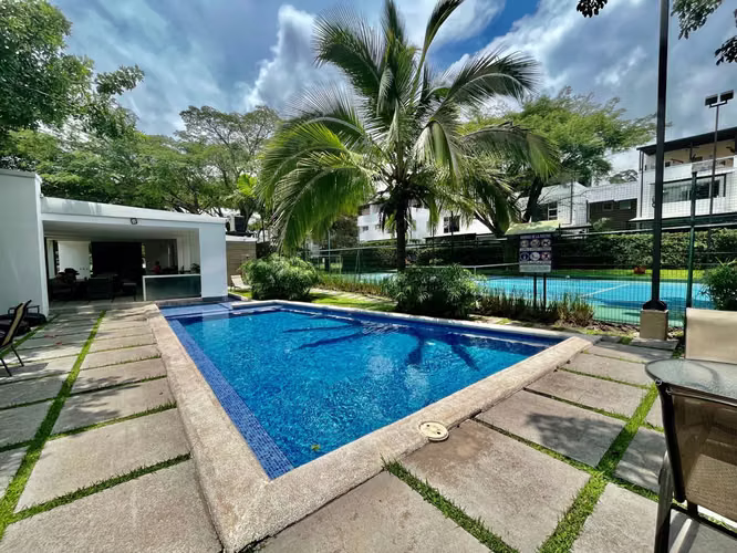 SANTA ANA! MODERNA CASA de 3NIVELES/ 4HAB/4.5 BAÑOS Y 2 TERRAZAS - Imagen 17