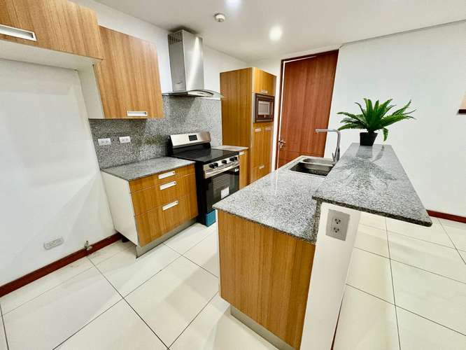 SANTA ANA! CASA CONTEMPORANEA de 3NIVELES/ 4HAB/4.5 BAÑOS Y 2 TERRAZAS - Imagen 8