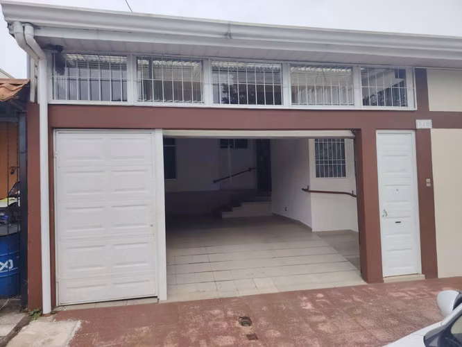 Oportunidad de venta de casa grande en El Carmen de Guadalupe