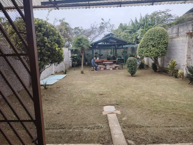 Oportunidad de venta de casa grande en El Carmen de Guadalupe - Imagen 13