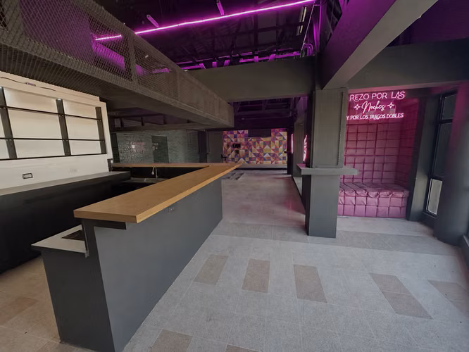 Alquiler Rooftop Bar / Restaurante — Barrio Escalante, Piso Completo - Imagen 2