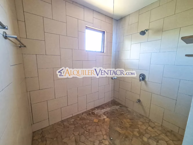 LUJOSA CASA CON 1.039 M2 DE LOTE Y VISTA EN BRASIL DE MORA SANTA ANA - Imagen 18