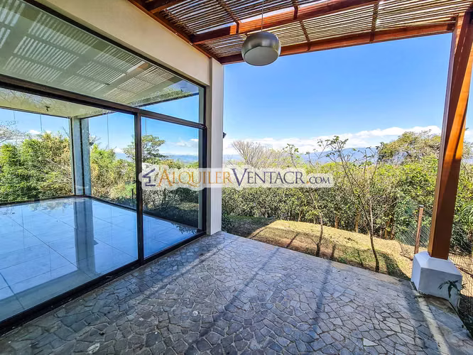 LUJOSA CASA CON 1.039 M2 DE LOTE Y VISTA EN BRASIL DE MORA SANTA ANA - Imagen 5