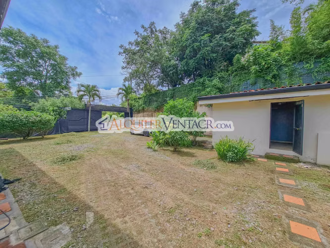 CASA CON PISCINA PROPIA Y VISTA CON 1.735 M2 DE LOTE EN SANTA ANA PIEDADES - Imagen 9