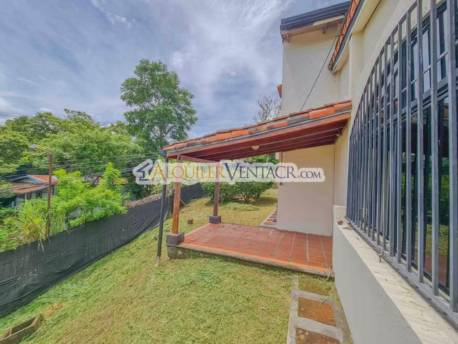 CASA CON PISCINA PROPIA Y VISTA CON 1.735 M2 DE LOTE EN SANTA ANA PIEDADES - Imagen 6