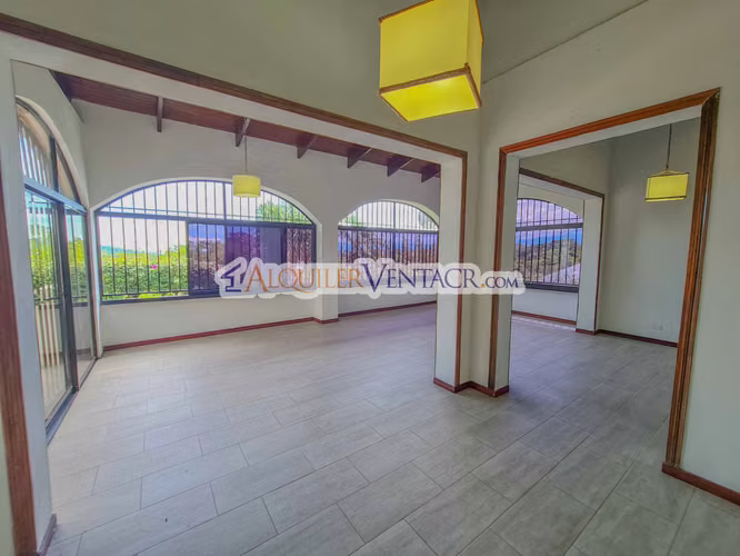 CASA CON PISCINA PROPIA Y VISTA CON 1.735 M2 DE LOTE EN SANTA ANA PIEDADES - Imagen 12