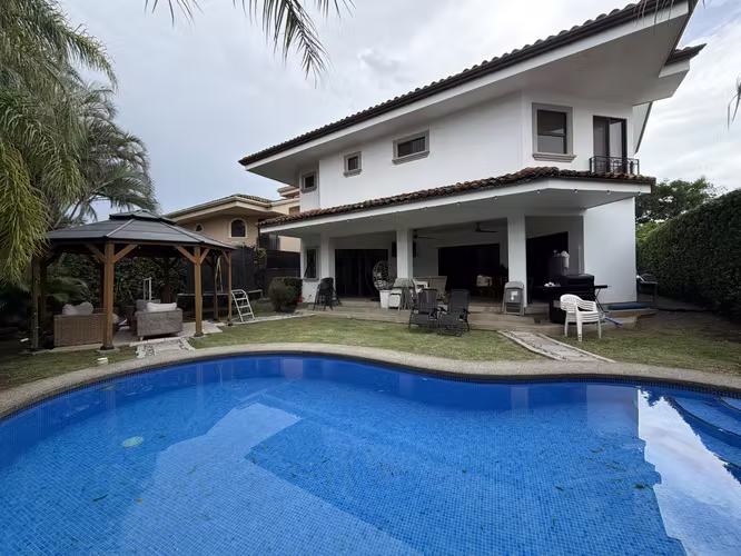 VENTA CASA EN VALLE DEL SOL, LINDORA