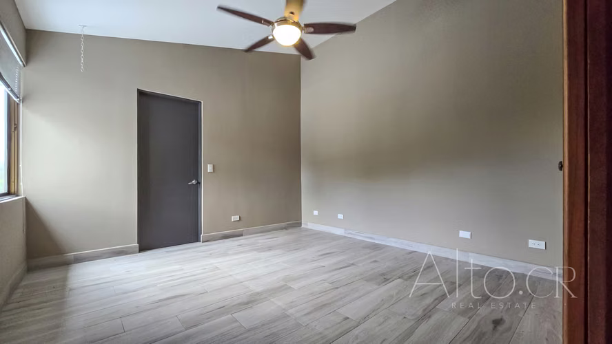 GUACHIPELIN NORTE | CASA INDEPENDIENTE | 4 PARQUEOS - Imagen 10