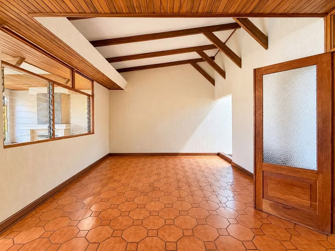 Venta de casa en El Prado de Curridabat 4Hab + Hab Servicio + 2 Oficina - Imagen 2