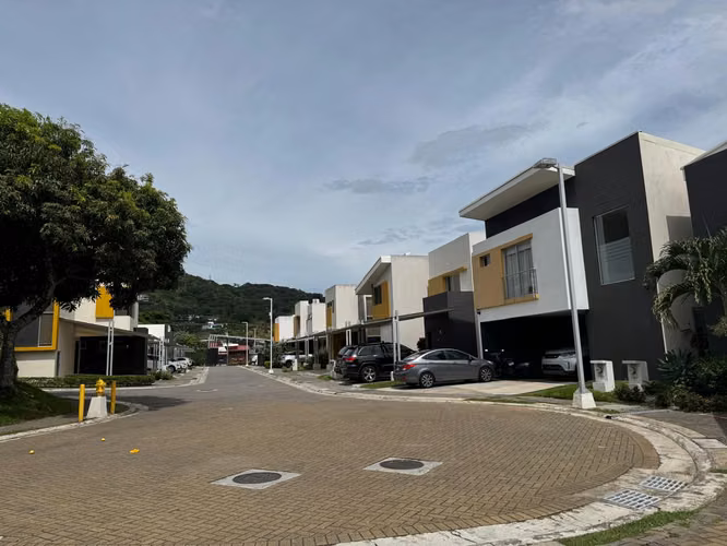 ALQUILER CASA $ 2.100 RIO ORO - Imagen 14