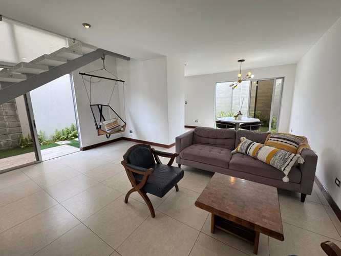 ALQUILER CASA $ 2.100 RIO ORO