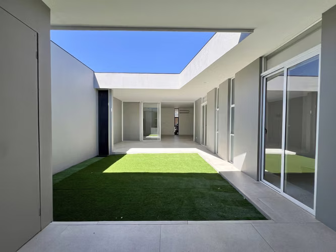 Alquiler de casa en Santa Ana. ¡UNA PLANTA! 3 Habitaciones + Servicio. Línea blanca. - Imagen 13