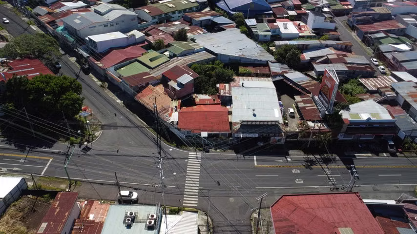Venta de terreno comercial esquinero Moravia - Imagen 9