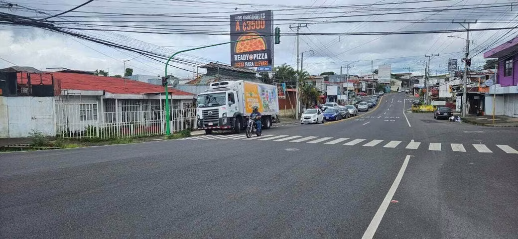 Venta de terreno comercial esquinero Moravia