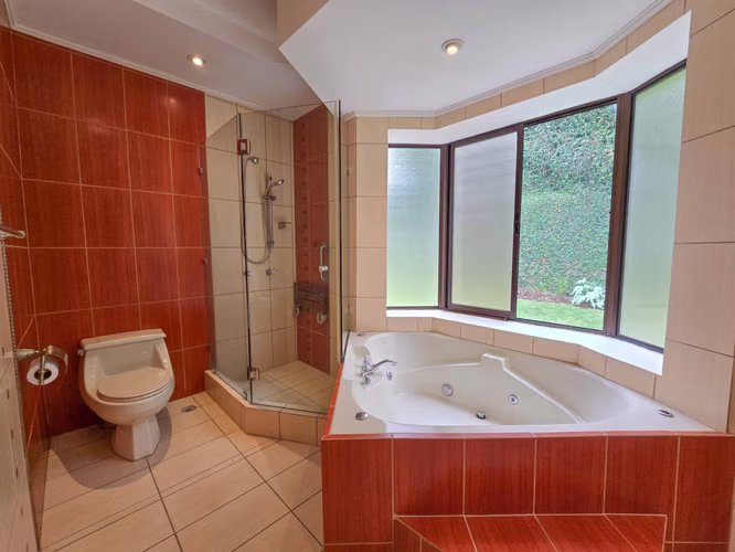 VALLE DEL SOL LINDORA SANTA ANA! CASA DE UN NIVEL CON 700 M2 DE LOTE - Imagen 19