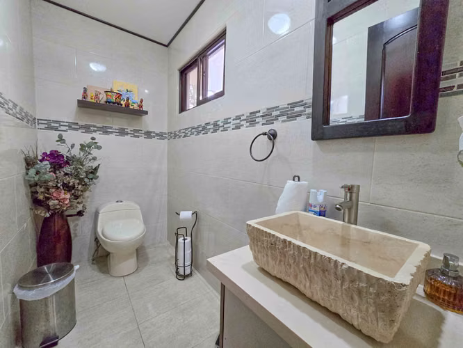 CASA DE UNA PLANTA CON PISCINA PRIVADA EN BELLO HORIZONTE ESCAZU - Imagen 5