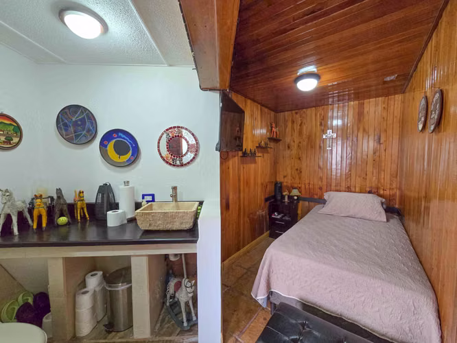 CASA DE UNA PLANTA CON PISCINA PRIVADA EN BELLO HORIZONTE ESCAZU - Imagen 4