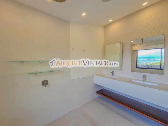 LUJOSA CASA DE 406 M2 CON PISCINA PROPIA EN JABONCILLOS ESCAZU - Imagen 15