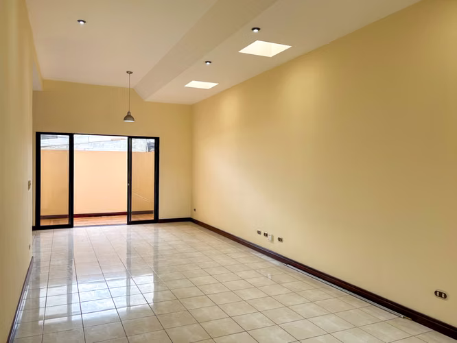 ALQUILER DE AMPLIO APARTAMENTO EN SAN PEDRO – 3 HABITACIONES - Imagen 5