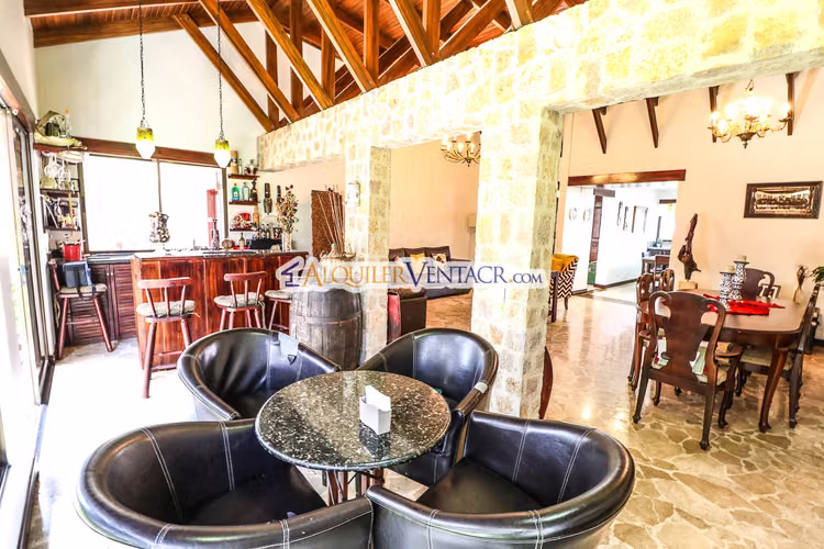 CASA DE UN NIVEL CON 600 M2 LOTE EN TREJOS MONTEALEGRE ESCAZU - Imagen 5