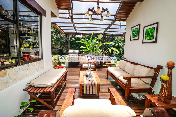 CASA DE UN NIVEL CON 600 M2 LOTE EN TREJOS MONTEALEGRE ESCAZU - Imagen 13