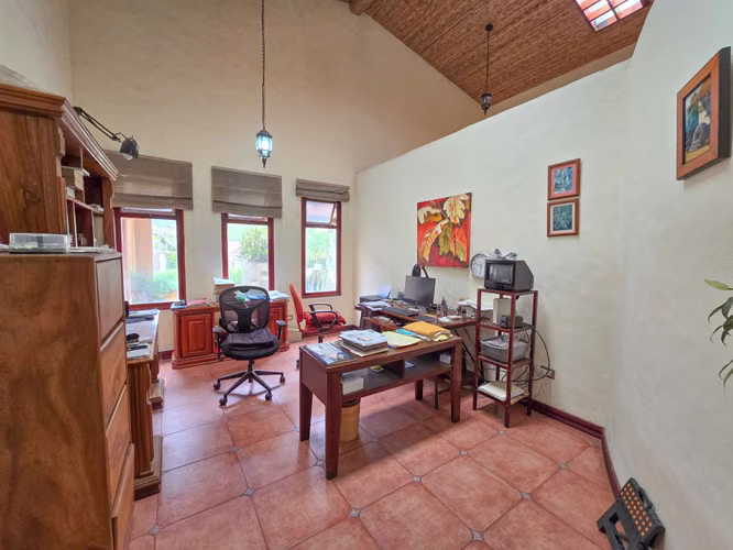 CONDOMINIO CERRO REAL ESCAZU! CASA DE UN NIVEL DE 500 M2 CON 1.151 M2 DE LOTE - Imagen 7