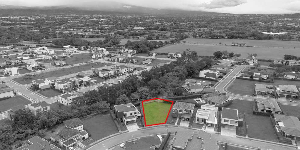 Lote en Alajuela Condominio Madero Negro - Privacidad y acceso a golf - Imagen 5