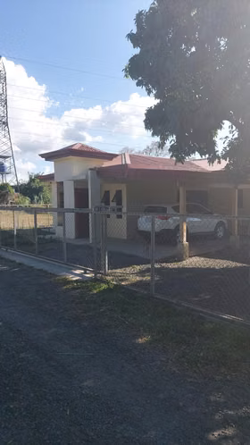 Venta de 3 casas + caballerizas + picadero + bodegas + 2 pozos - Imagen 6