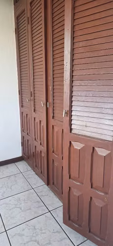 SE ALQUILA APARTAMENTO AMPLIO EN ROHRMOSER - Imagen 2