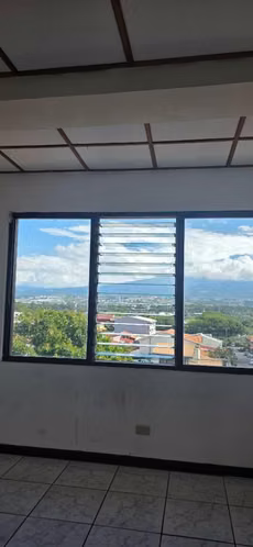 SE ALQUILA APARTAMENTO AMPLIO EN ROHRMOSER - Imagen 6