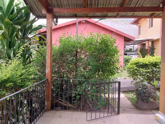 ESCAZU SAN ANTONIO-CÓMODA Y HERMOSA CASA DE 1 NIVEL CON TERRAZA - Imagen 6