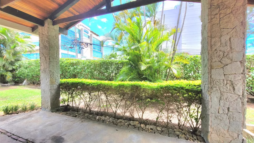 Exclusiva Propiedad con Potencial Comercial en San Rafael, Escazú - Imagen 2