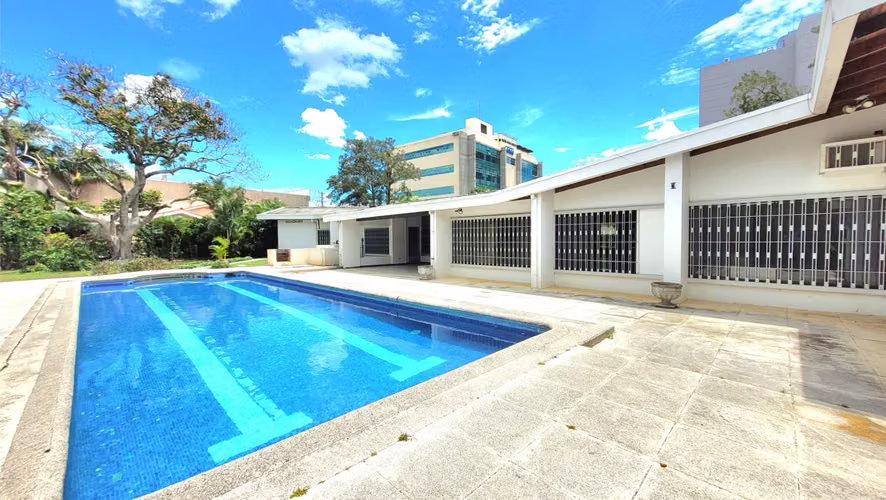 Exclusiva Propiedad con Potencial Comercial en San Rafael, Escazú - Imagen 9