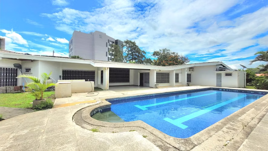Exclusiva Propiedad con Potencial Comercial en San Rafael, Escazú - Imagen 14