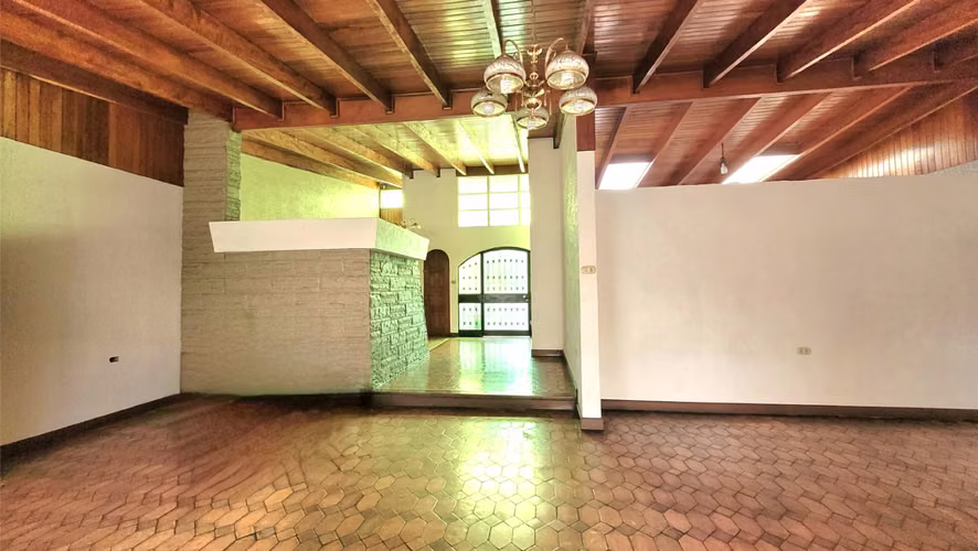 Casa Amplia con Uso de Suelo Mixto por Plaza Lincoln - Imagen 9