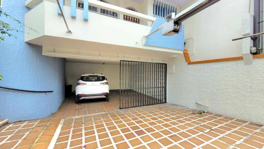 Casa Amplia con Uso de Suelo Mixto por Plaza Lincoln - Imagen 2